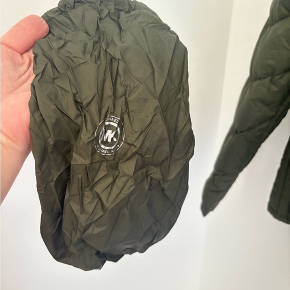 Michael Kors Women's packable Olive Quilted Jacket - Picture 4 of 8